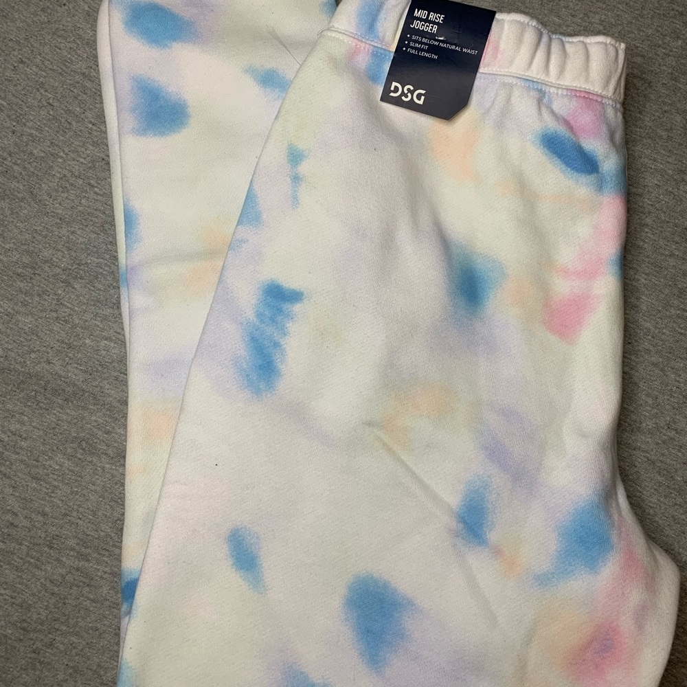 Mid rise joggers brand new!!